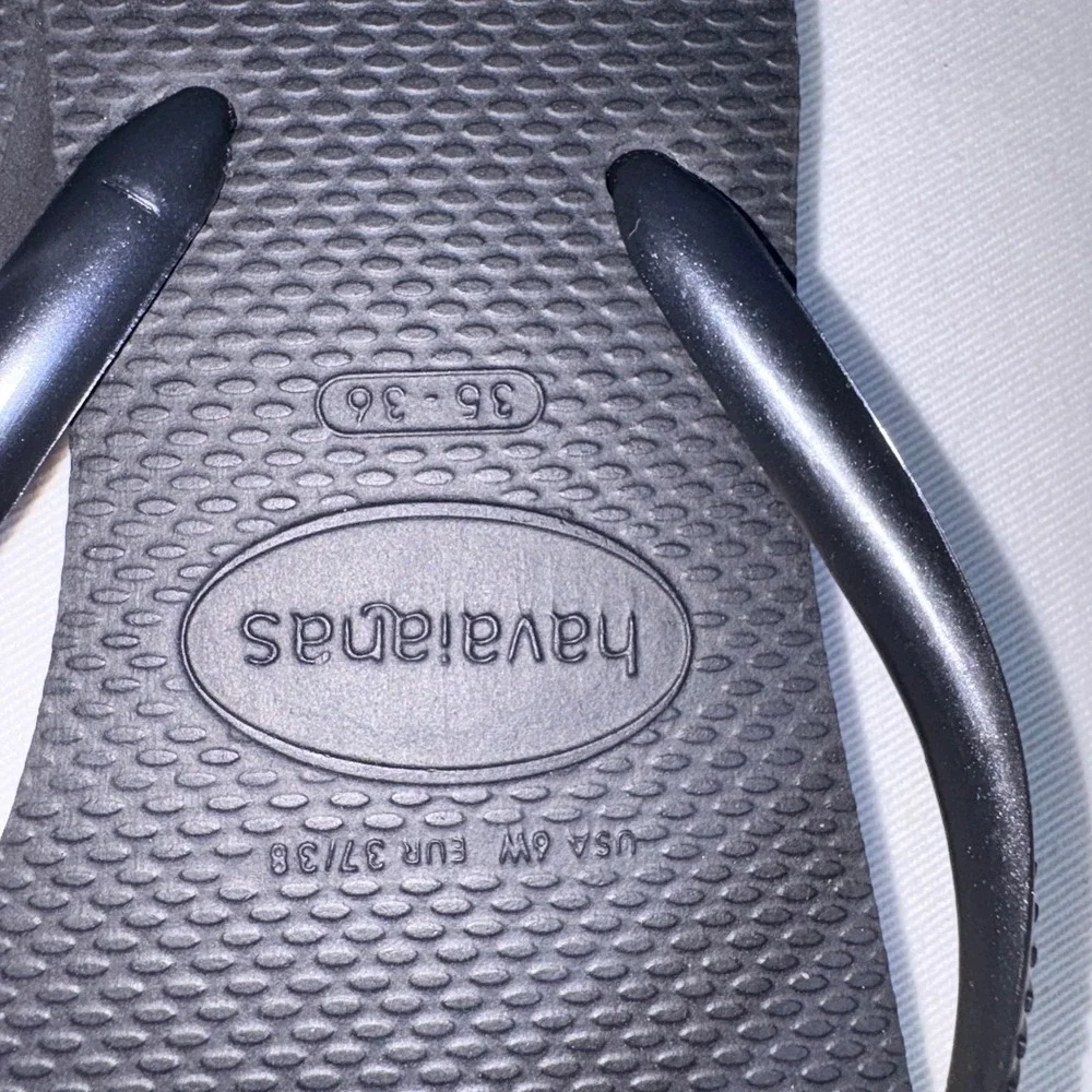 Havaianas  Flip Flops Size 6 Black NEW Brazilian Rubber Sandals 4000030 beach